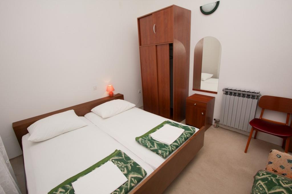 Apartments And Rooms Porto Ražanj Cameră foto