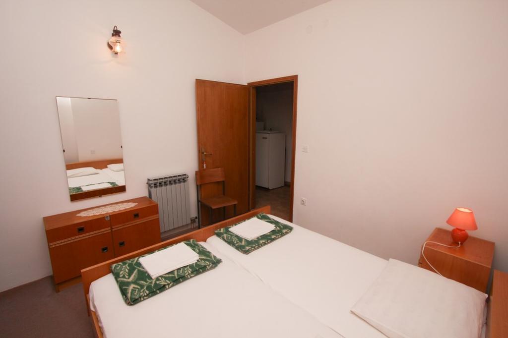 Apartments And Rooms Porto Ražanj Cameră foto