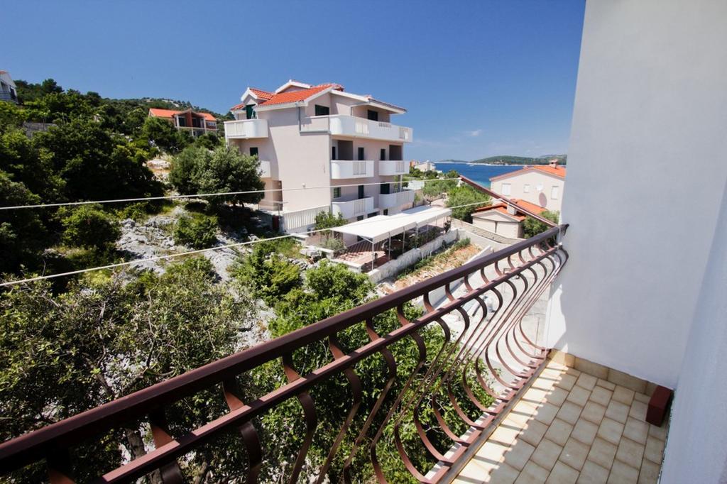 Apartments And Rooms Porto Ražanj Cameră foto